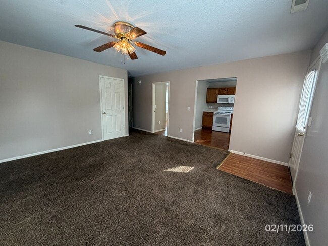 Photo - 427 E Masterson Ave Unidad Apt 101