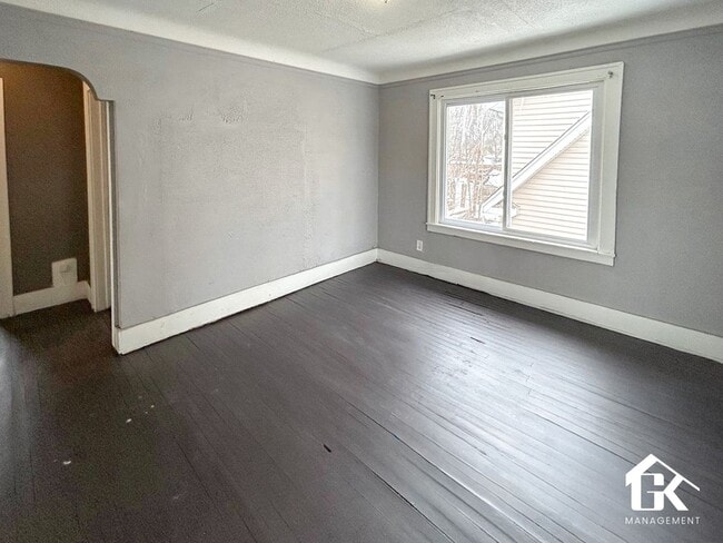 Photo - 6885 Mettetal St Unit Upper
