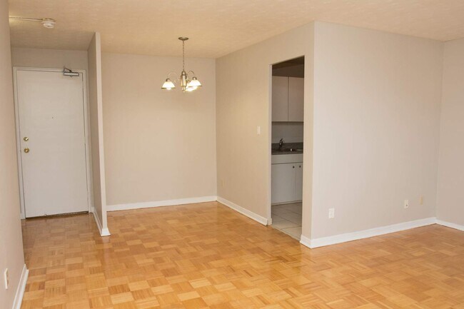 Photo - 672 Kennedy Rd