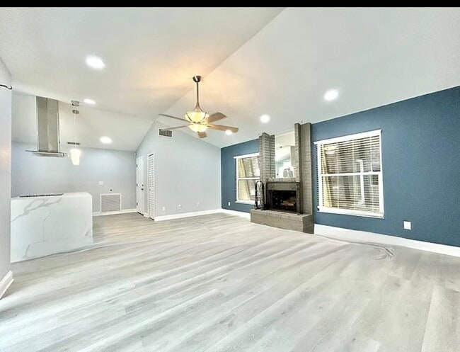 Building Photo - 5015 Nassau Cir Unit 4 Rental