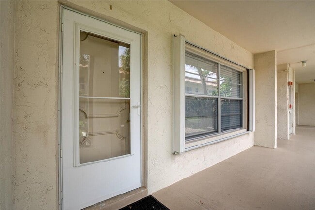 Photo - 638 Snug Harbor Dr Unit E4