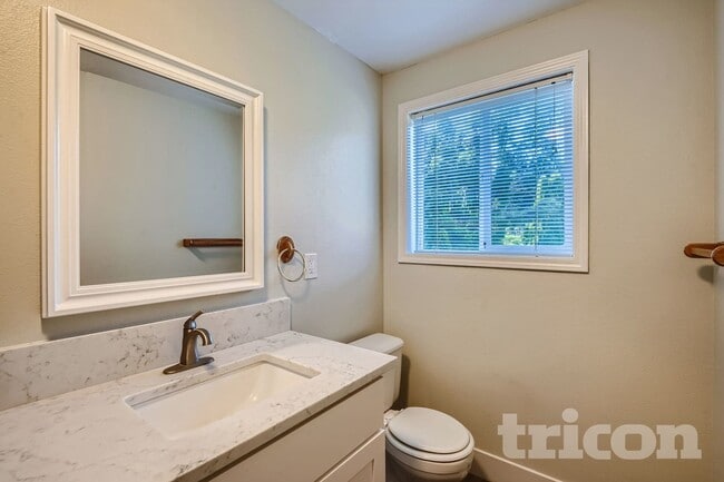 Photo - 13911 SE Alimaria Dr