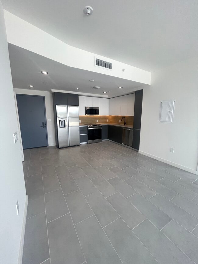 Building Photo - 160 NW 32nd St Unit A3 Rental