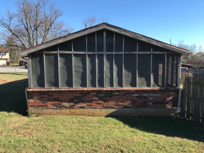 Photo - 214 Westmoreland Ct