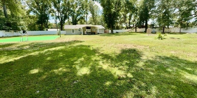 Photo - 399 SW Broderick Dr