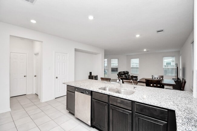 Photo - 2030 Domeniko Dr