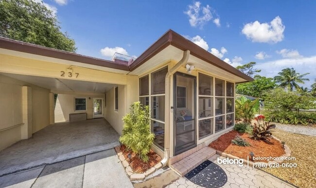 Photo - 237 SW 20th St