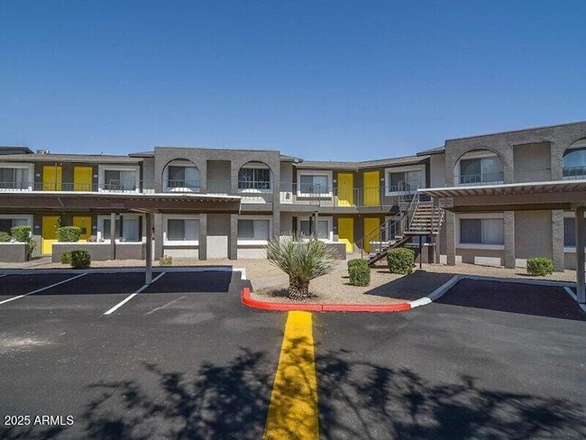 Building Photo - 17805 N 40th St Unit 2