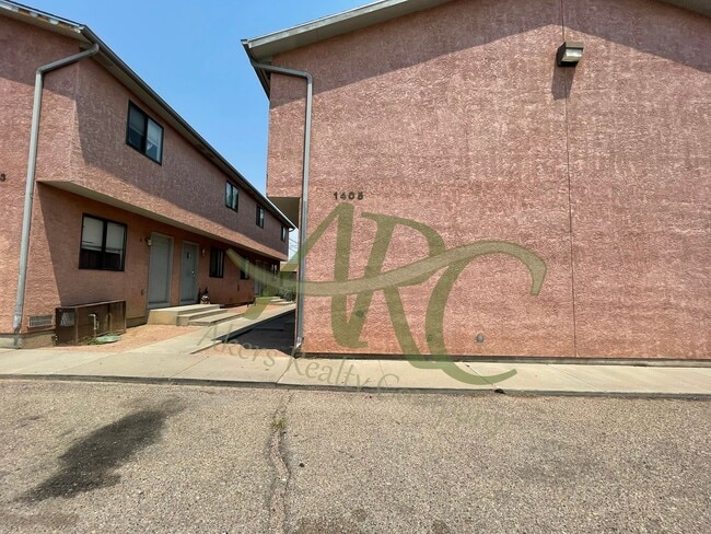 Building Photo - 1405 E 19th St Unit A