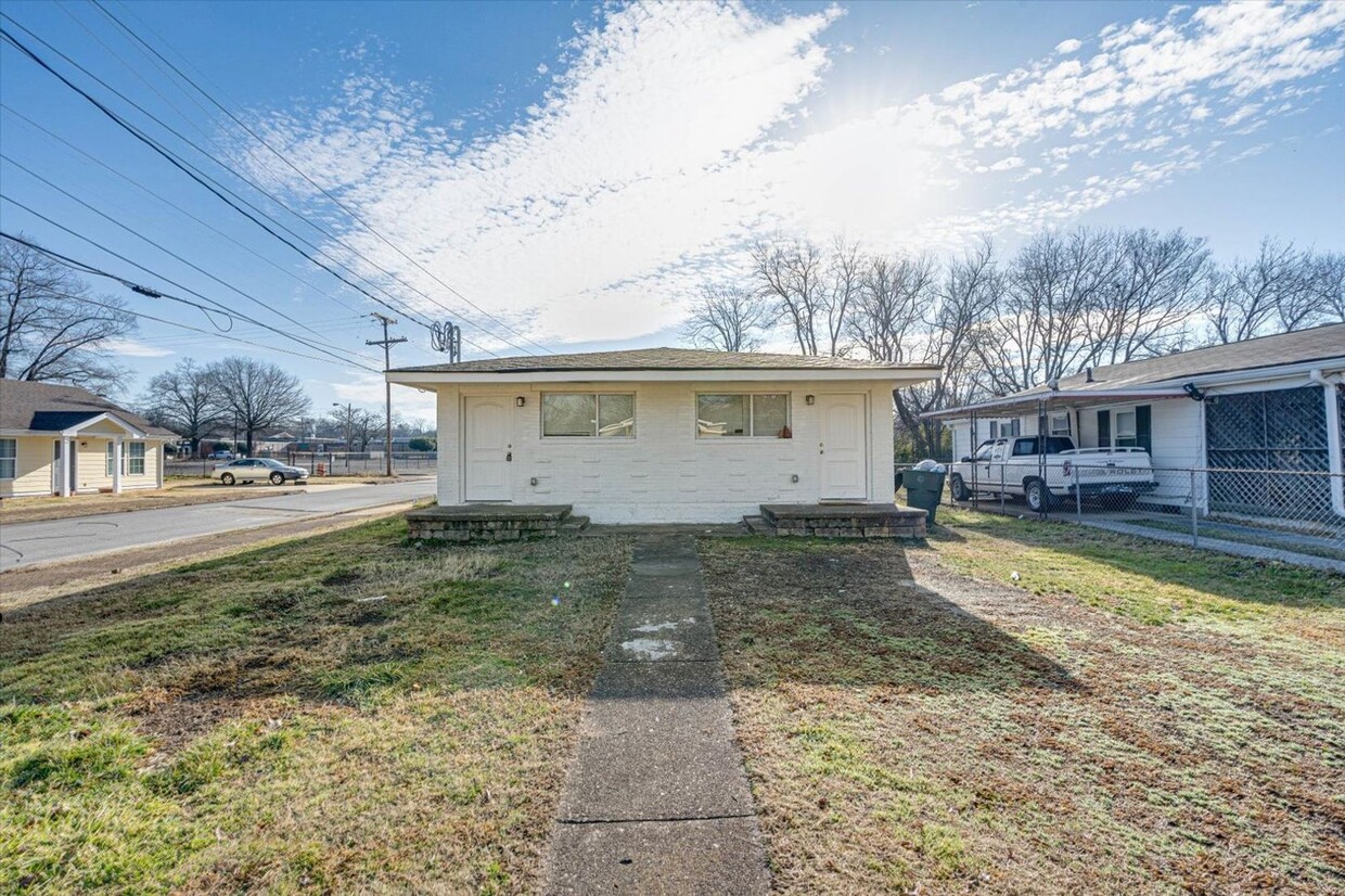 Photo - 3700 Dorris St.