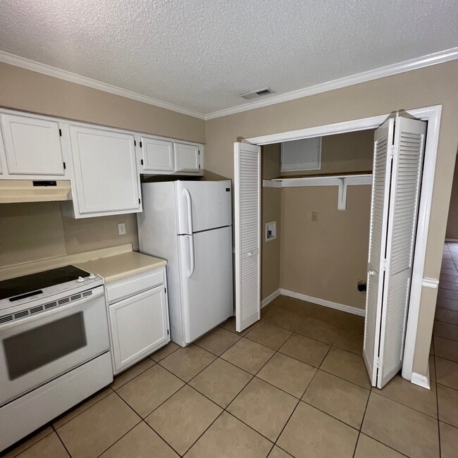 Photo - 2905 Cedar Creek Rd