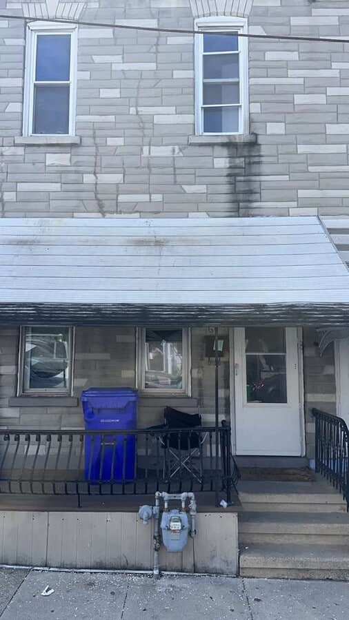 FRENTE - 622 N 11th St