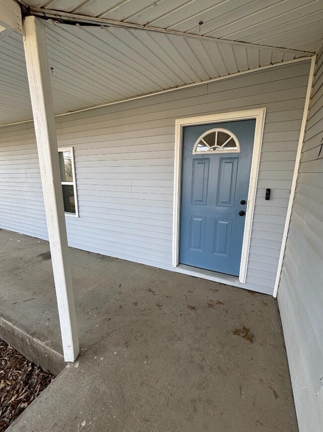 Building Photo - 309 N Allis St