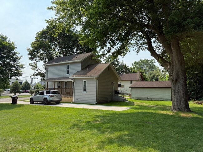 Photo - 512 Blackman St