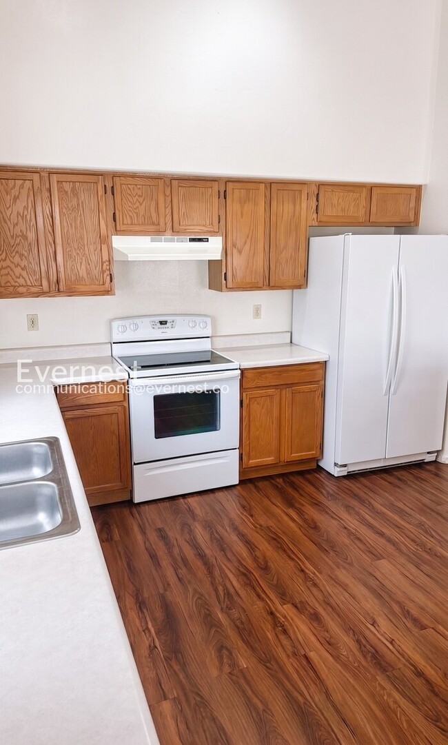 Photo - 4 Bed/2 Bath Home with Private Pool & 3-Car Garage / Vouchers Accepted / Available Now!