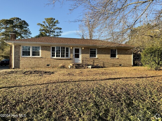 Building Photo - 104 Greencrest Cir Rental