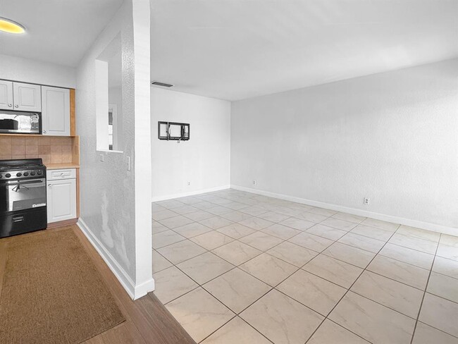 Photo - 2607 NE 8th Ave Unidad 29