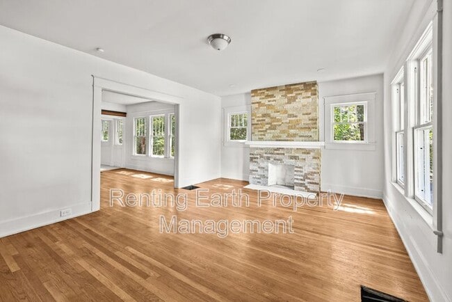 Photo - 1705 Steiner Ave SW