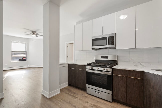 Photo - 1625 W Howard St Unit 320