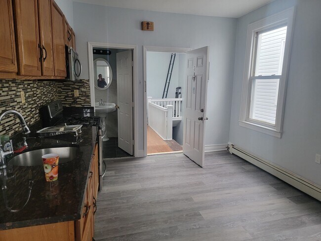 291 Cator Ave Unit 3
