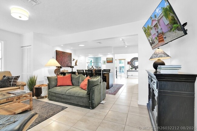 3218 Palm Dr