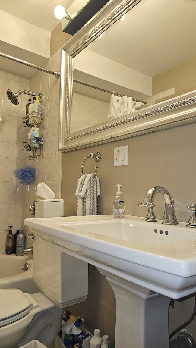 Photo - 133 Cedar St Unit Furnished Luxury in Fort Hill