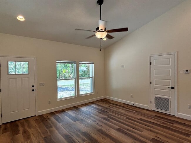 Photo - 346 NW 3rd St