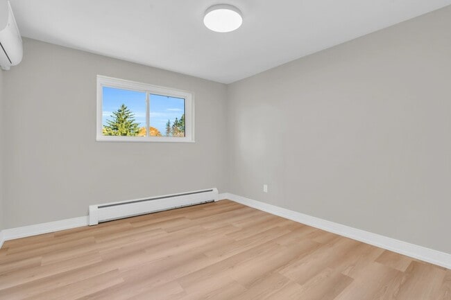 Photo - 163 Macgregor Cres