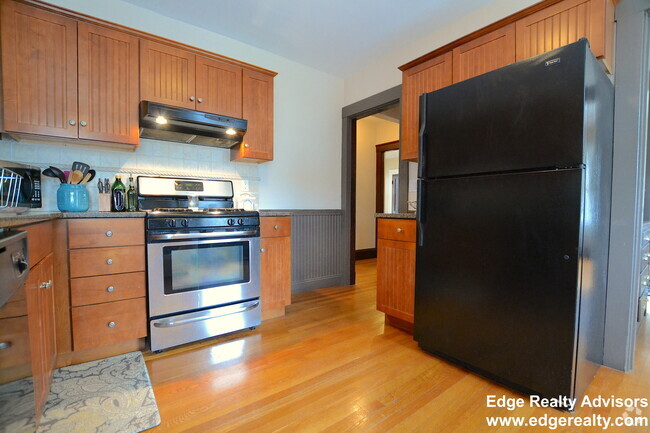 Building Photo - 12 South Crescent Circuit Unit 2 Rental
