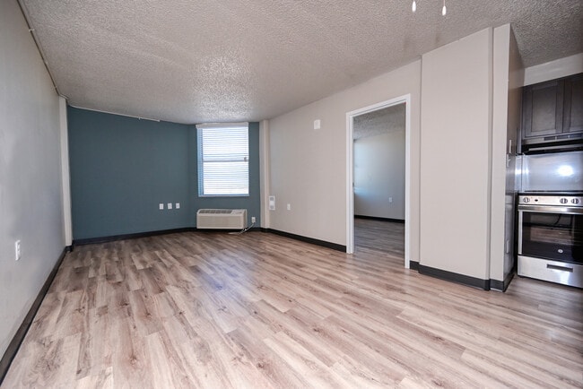 Photo - Z - The Citizen