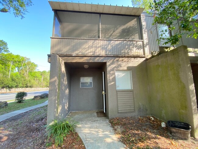 Photo - 701 SW 75th St