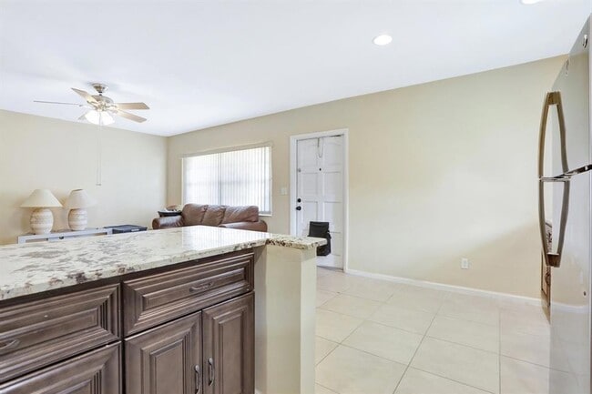 Photo - 1996 NE 33rd St