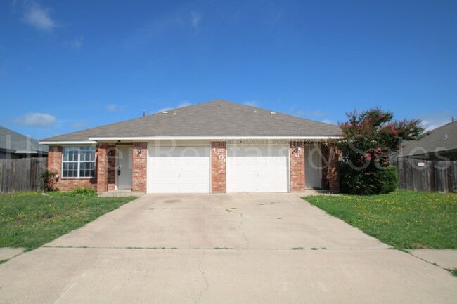 Photo - Charming 3-Bedroom Duplex in Prime Killeen...
