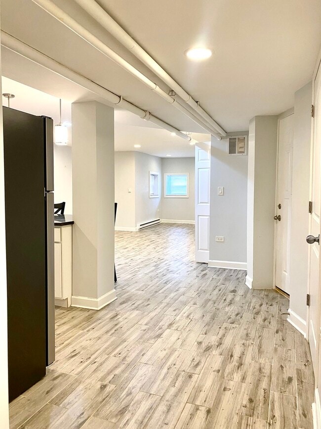 Photo - 1721 W Bryn Mawr Ave