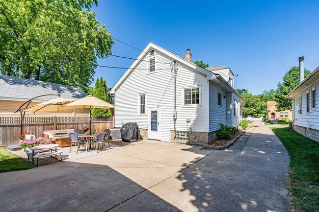 Photo - 5065 N Berkeley Blvd