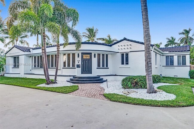 Photo - 725 Harrison St