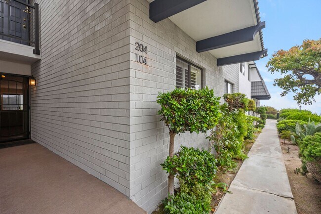 Photo - Luxurious 2 Bedroom, 2 Bathroom Condo for Rent