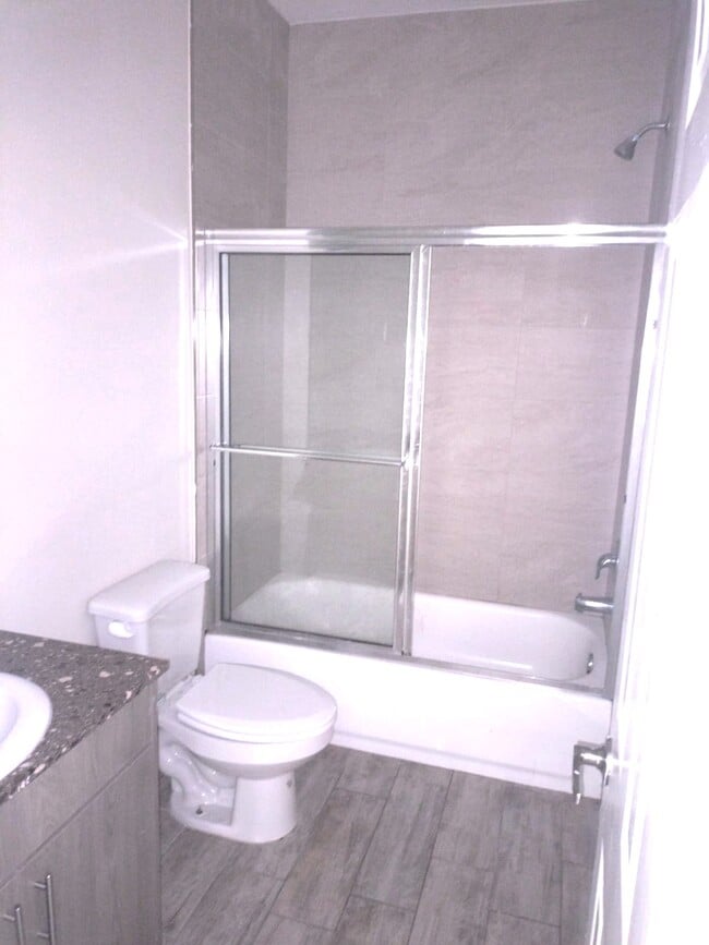 4905 N Hiawatha Dr Unit 1