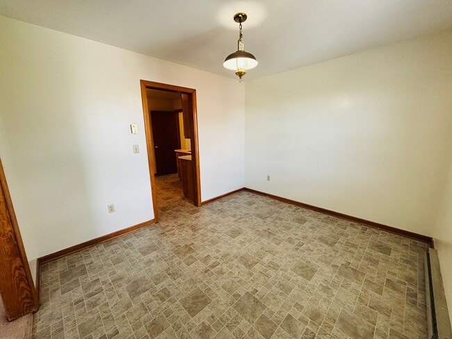 Photo - 515 Quesenberry St