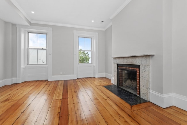 Building Photo - 76 Washington St Unit 2 Rental