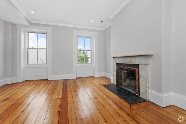 Building Photo - 76 Washington St Unit 2 Rental