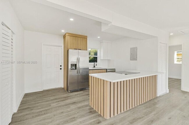 Photo - 939 NW 12th St