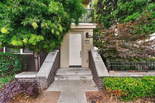 Photo - 1107 66th St