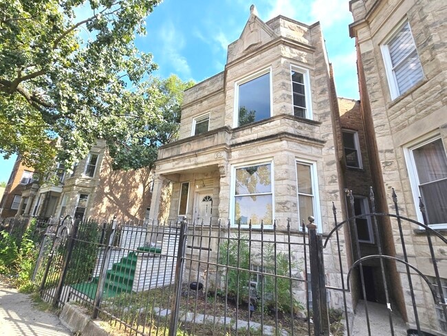 Building Photo - 1311 S Avers Ave Rental