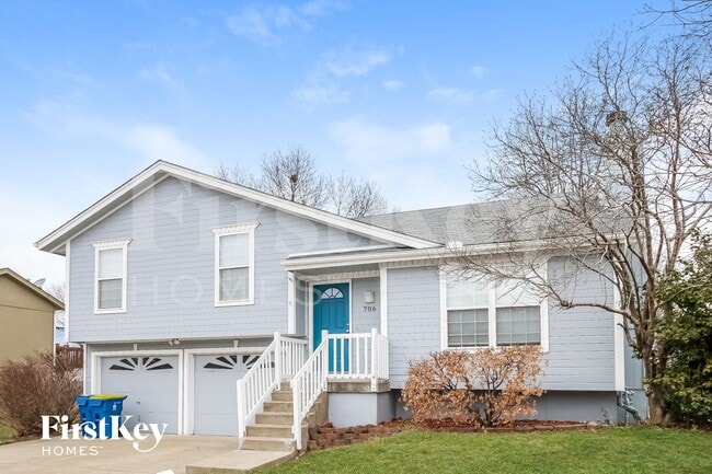 Photo - 706 E 15th St