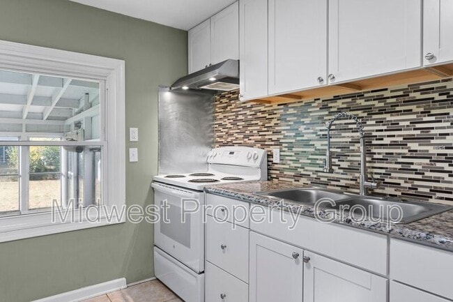 Building Photo - 845 Boone St