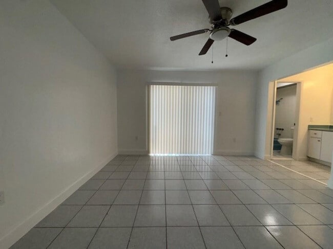 Photo - 2031 NE 139th St Unit 22