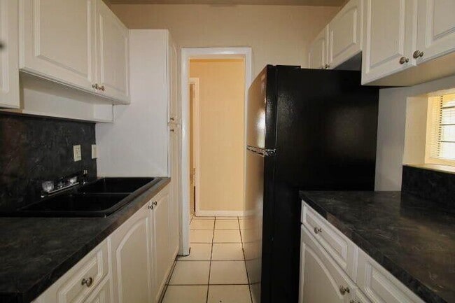 Photo - 376 W 15th St