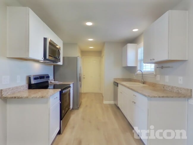 Photo - 1612 Robert Rd