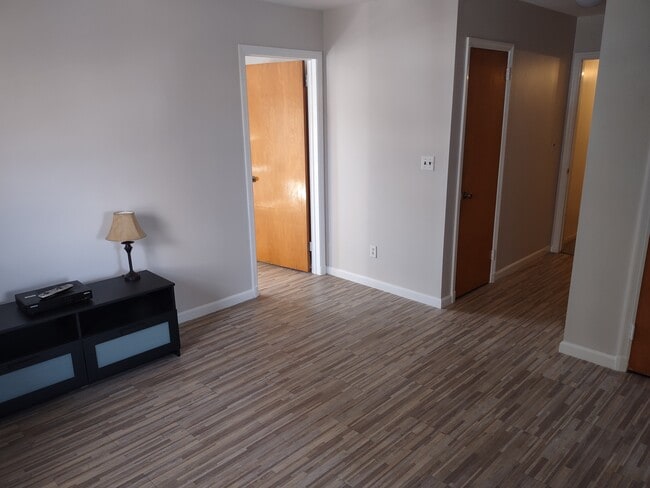 Living Room - 28 Beechwood Ave Unit 2nd Floor